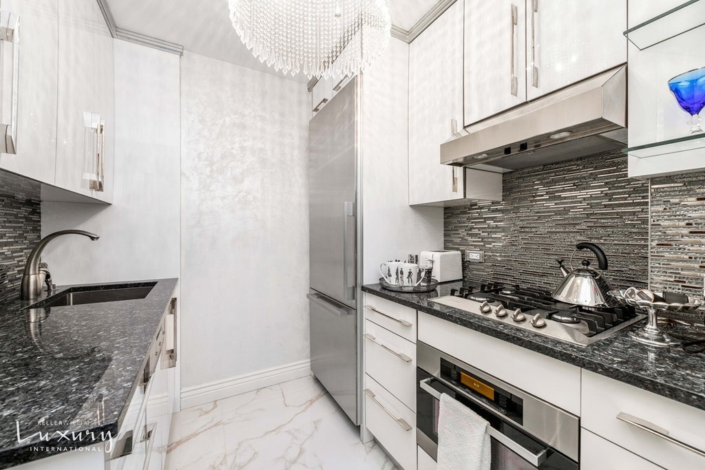 721 Fifth Avenue, Unit 32H photo 7