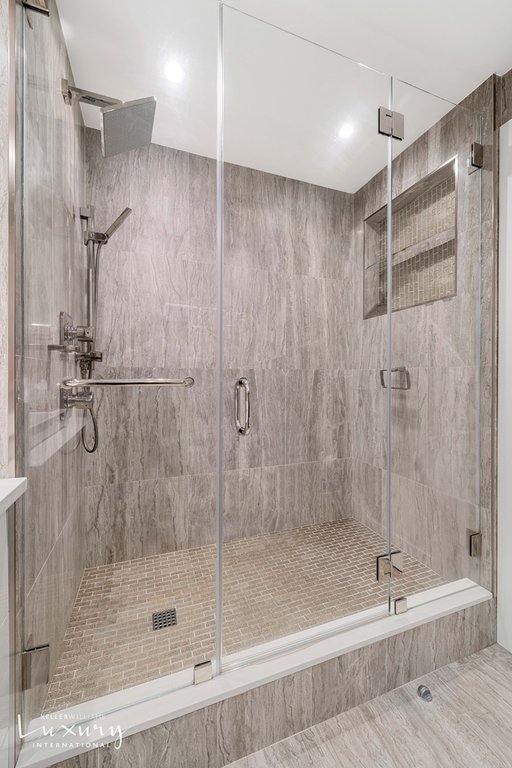 721 Fifth Avenue, Unit 32H photo 13