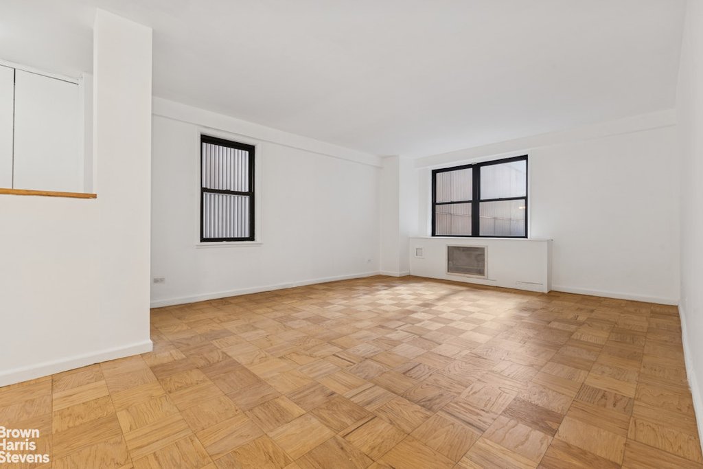 330 Third Avenue, Unit 8K photo 2