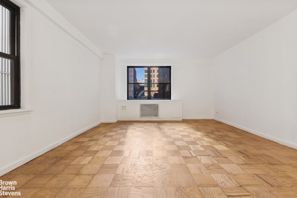 330 Third Avenue, Unit 8K photo 4