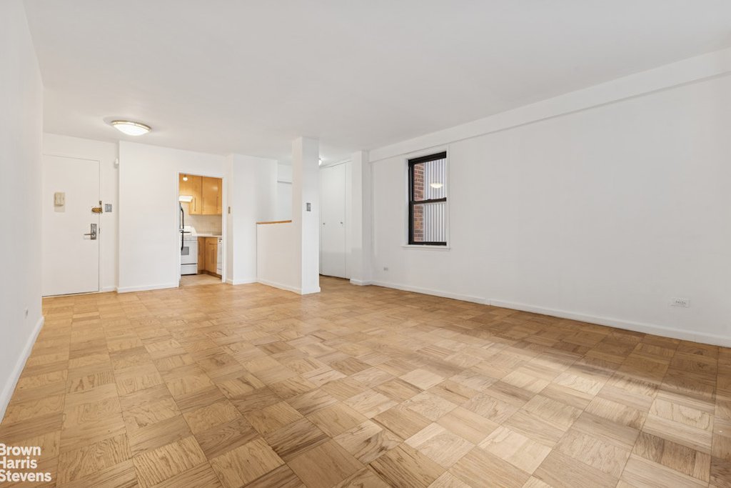 330 Third Avenue, Unit 8K photo 6