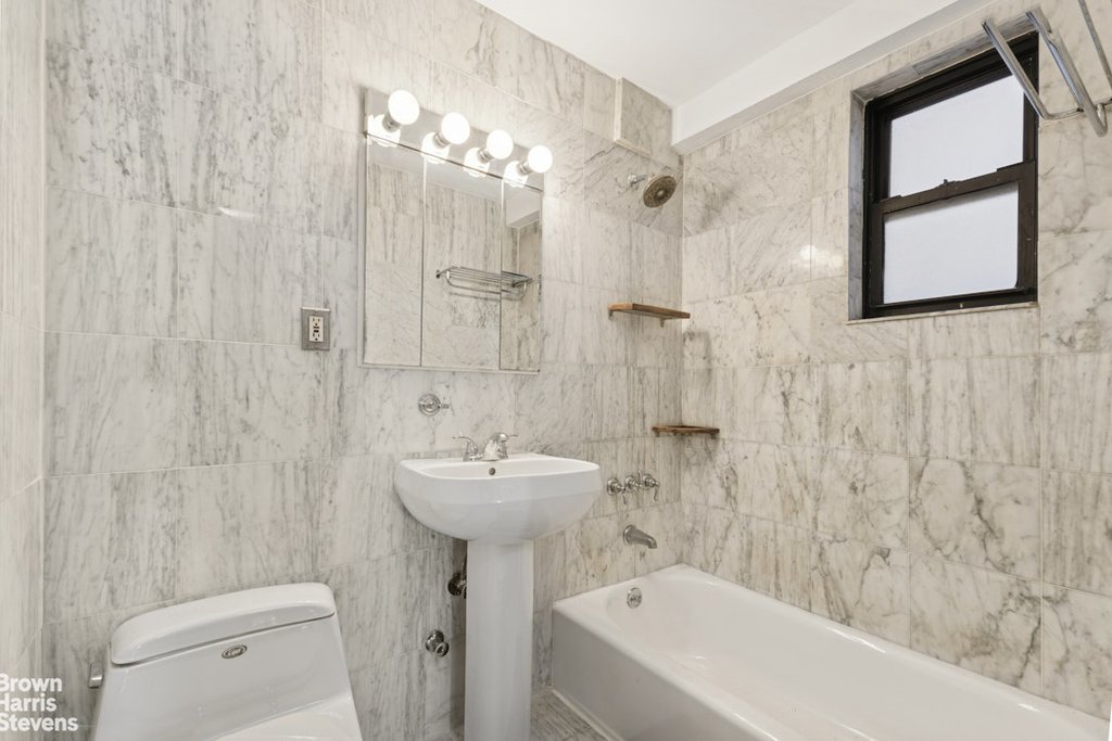 330 Third Avenue, Unit 8K photo 8