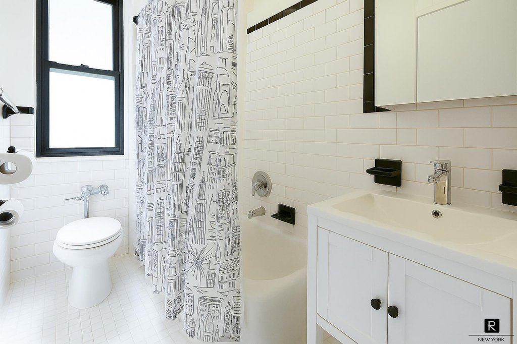 339 East 58th Street, Unit 2B photo 4