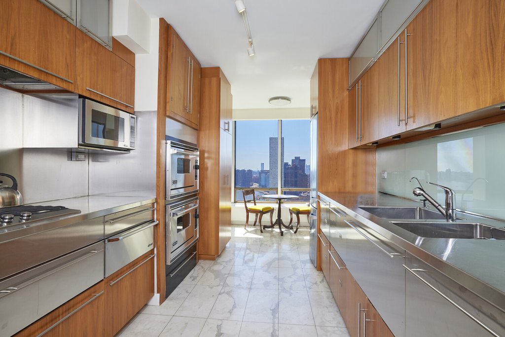 870 United Nations Plaza, Unit 37/38A photo 9