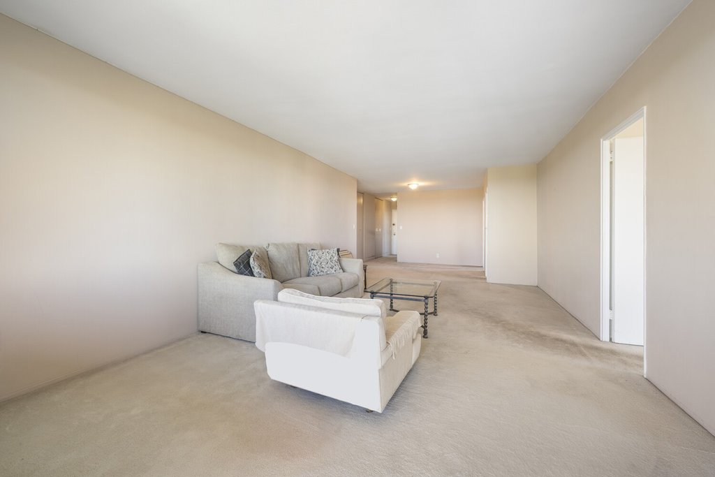 5700 Arlington Avenue, Unit 12B photo 2