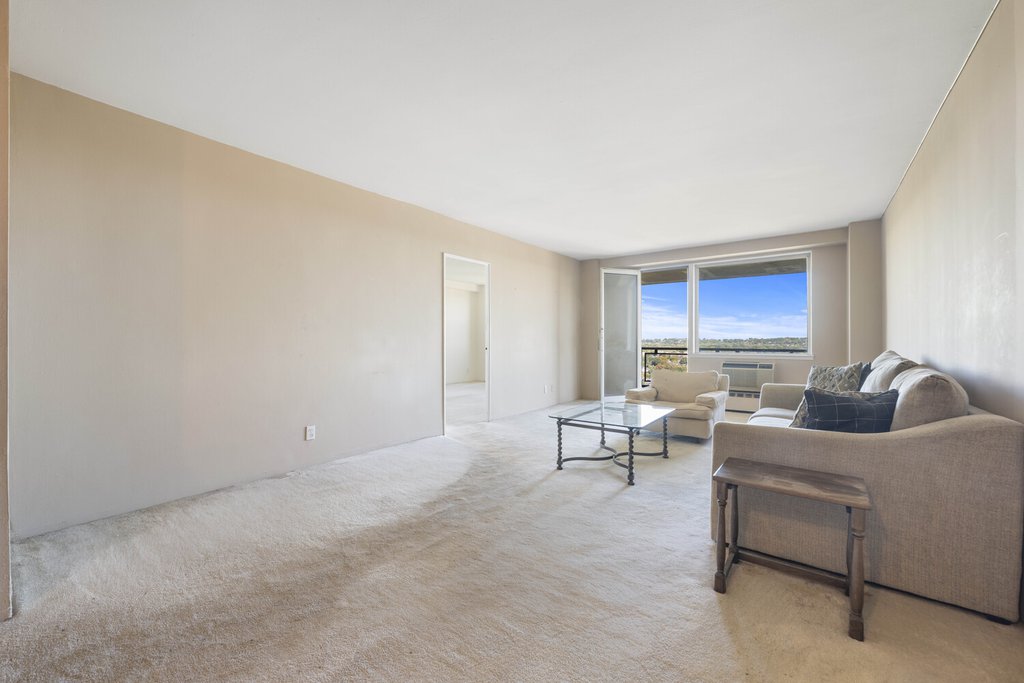 5700 Arlington Avenue, Unit 12B photo 4