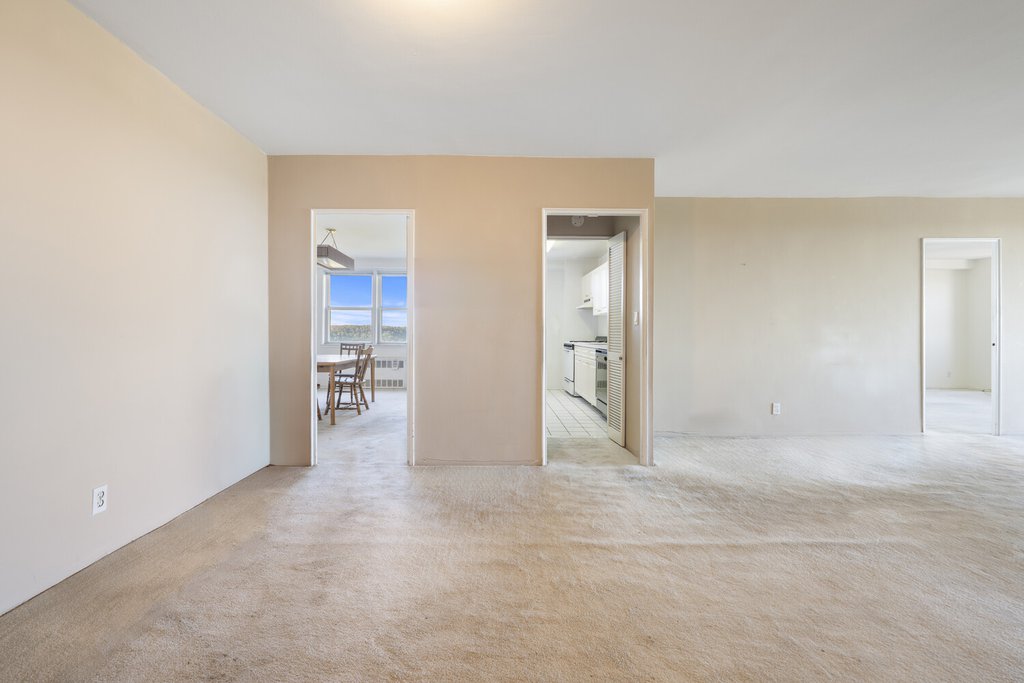 5700 Arlington Avenue, Unit 12B photo 6