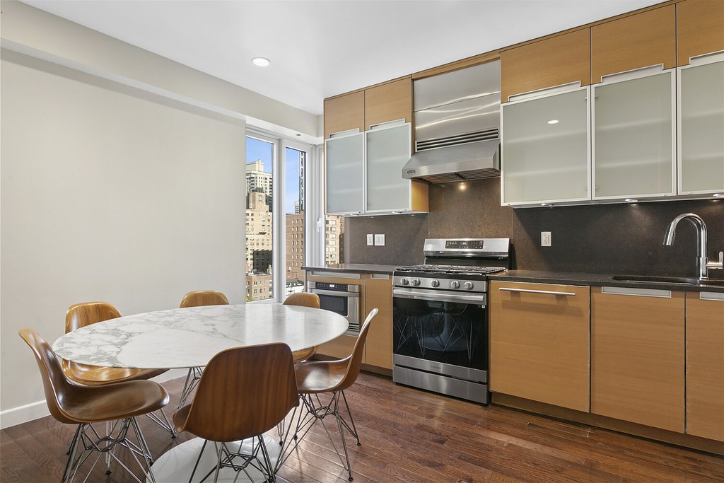 303 East 77th Street, Unit 15AB photo 4