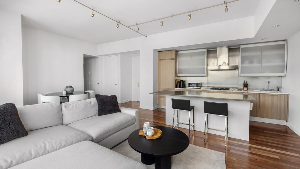 8 Union Square, Unit 7B photo 4