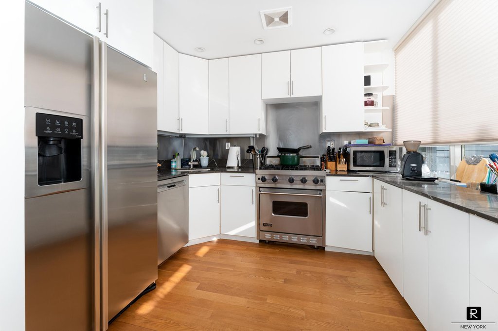 525 East 11th Street, Unit 6C photo 10