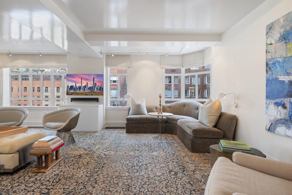 21 East 61st Street, Unit 8F photo 2