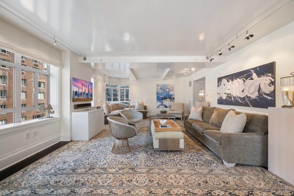 21 East 61st Street, Unit 8F photo 3