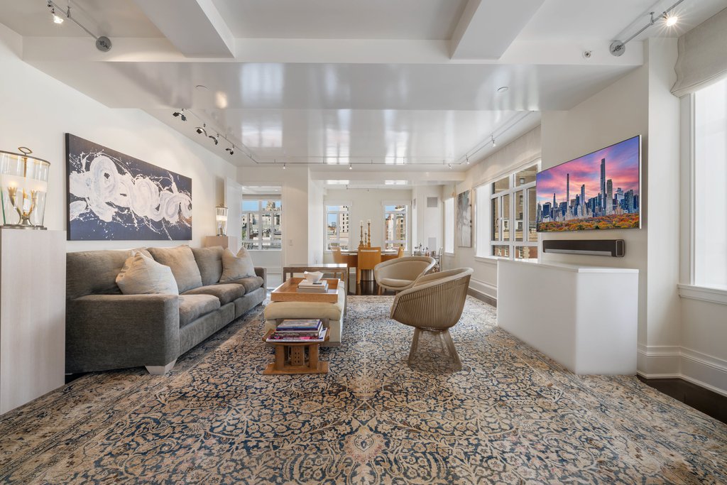 21 East 61st Street, Unit 8F