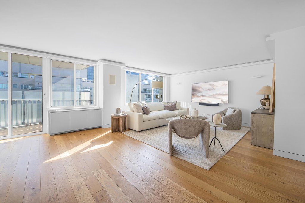 220 East 65th Street, Unit 21M
