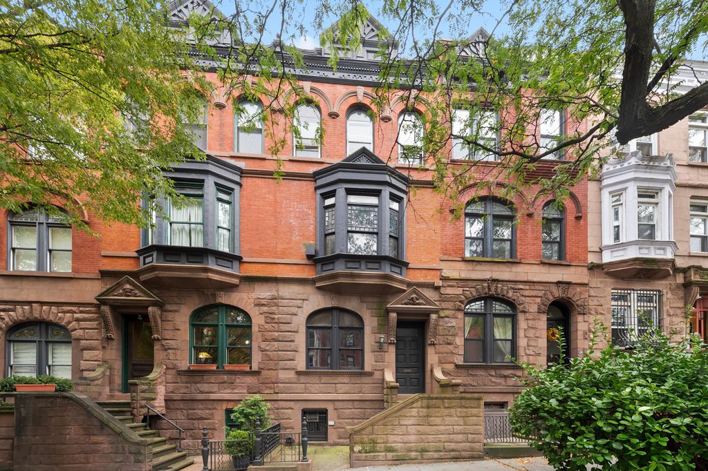 130 Manhattan Avenue