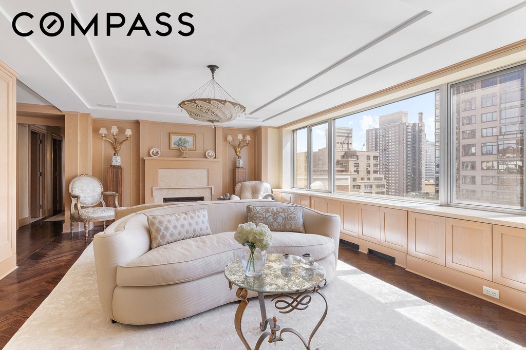360 East 72nd Street, Unit C1801 photo 3