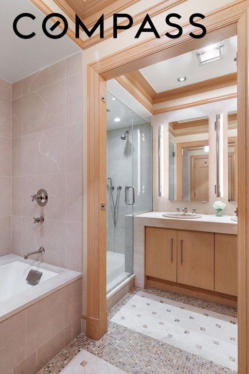 360 East 72nd Street, Unit C1801 photo 11