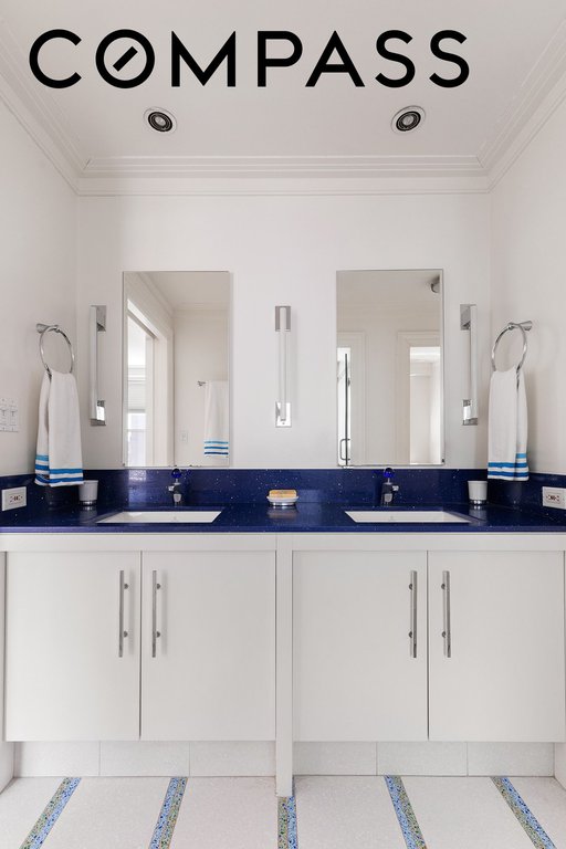 360 East 72nd Street, Unit C1801 photo 17