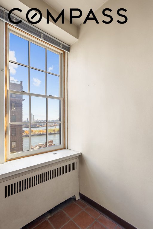 30 Sutton Place, Unit 12E photo 5