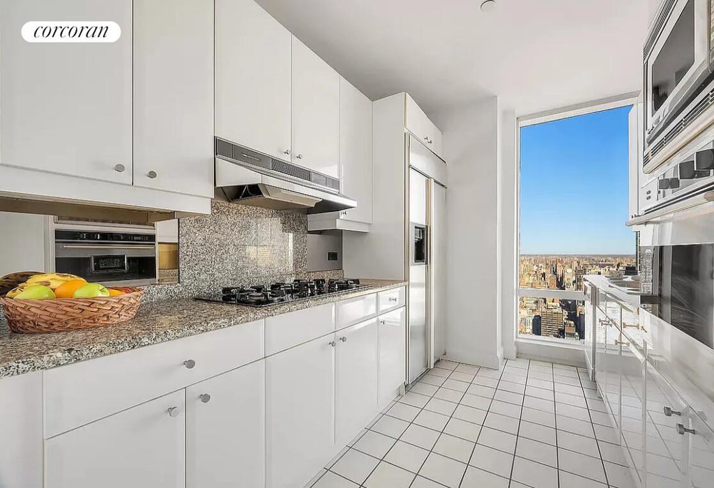 845 United Nations Plaza, Unit 42E photo 5