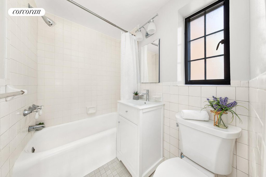 5 Tudor City Place, Unit 538 photo 4