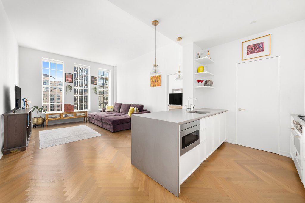 184 Kent Avenue, Unit D601 photo 2