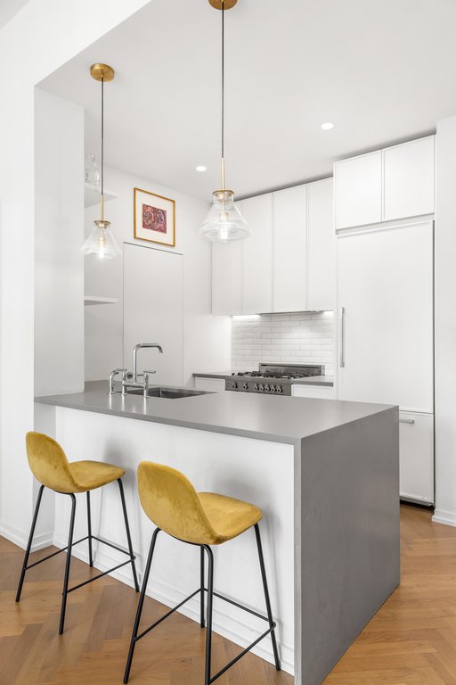 184 Kent Avenue, Unit D601 photo 4