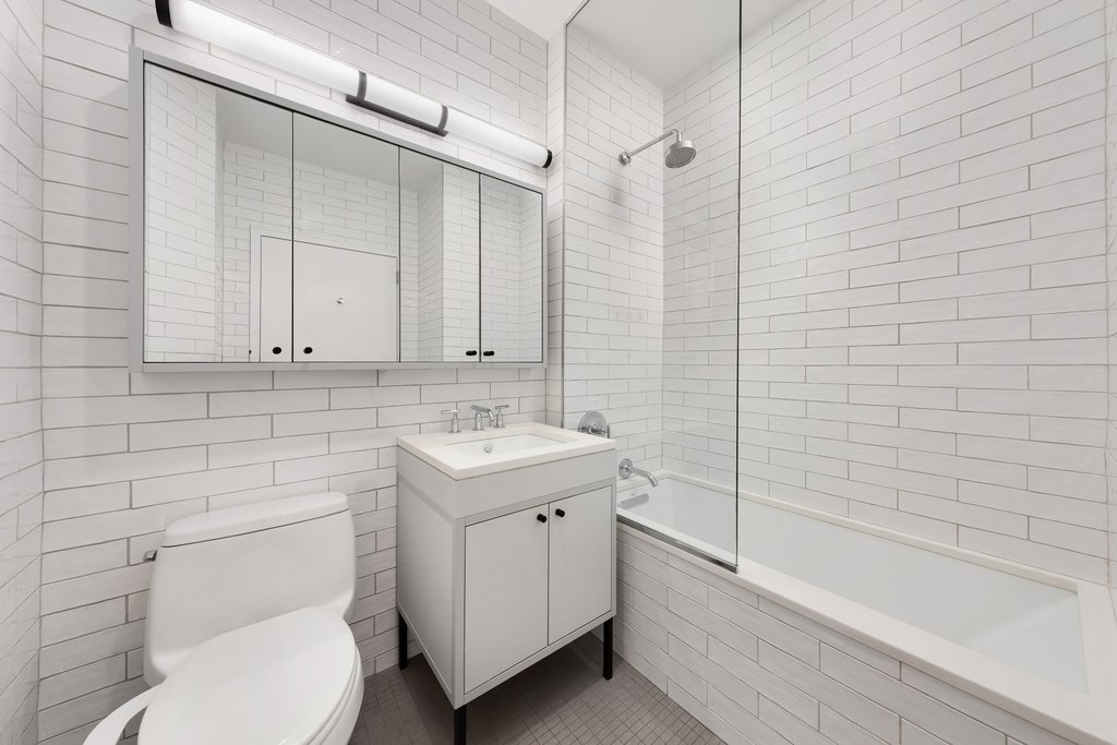 184 Kent Avenue, Unit D601 photo 8