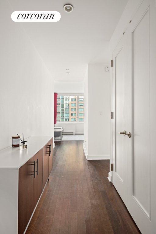 100 Riverside Boulevard, Unit 7U photo 7