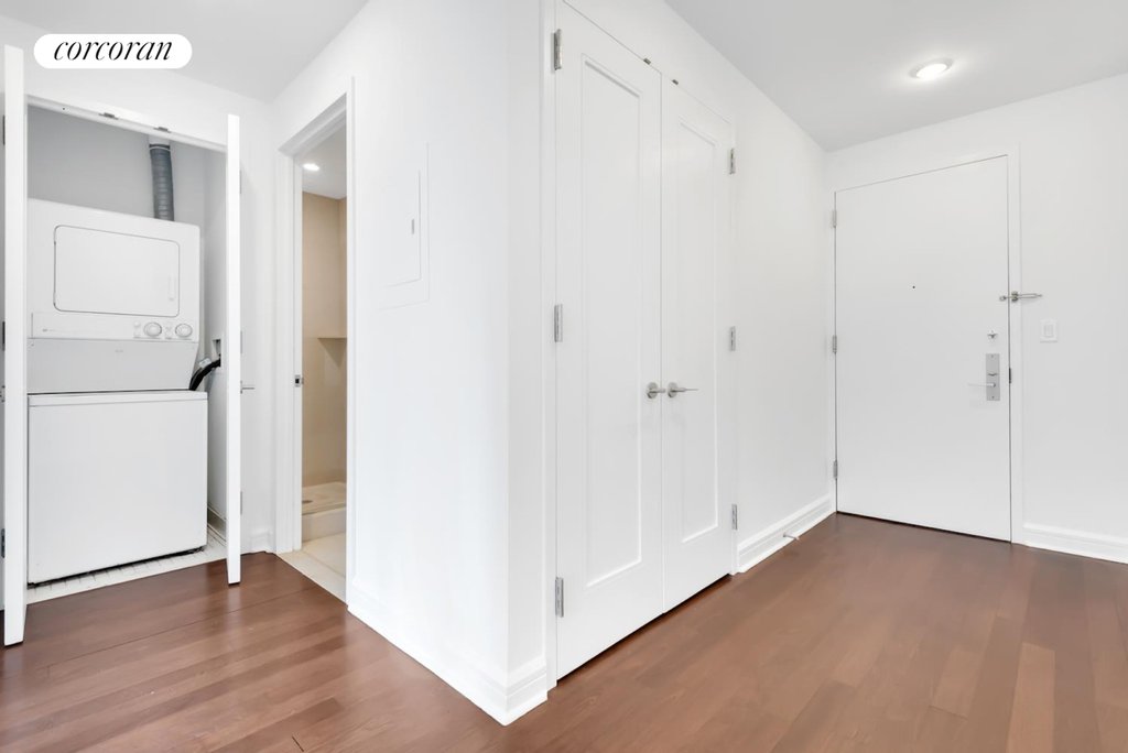 100 Riverside Boulevard, Unit 7U photo 8