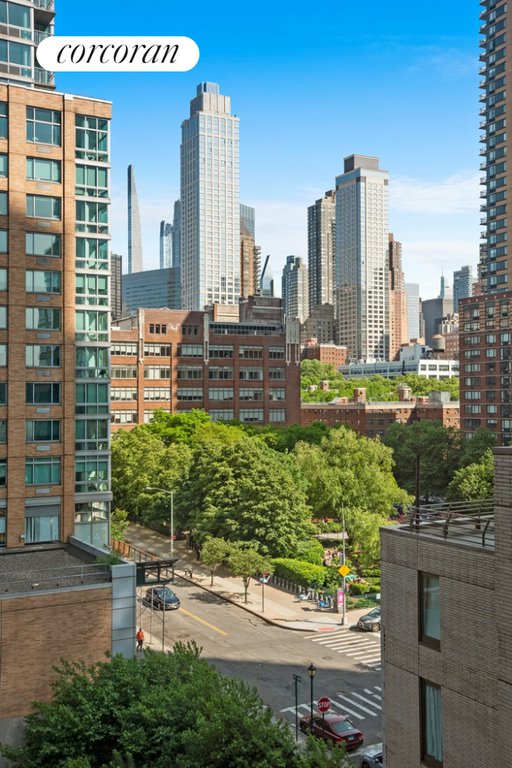 100 Riverside Boulevard, Unit 7U photo 10