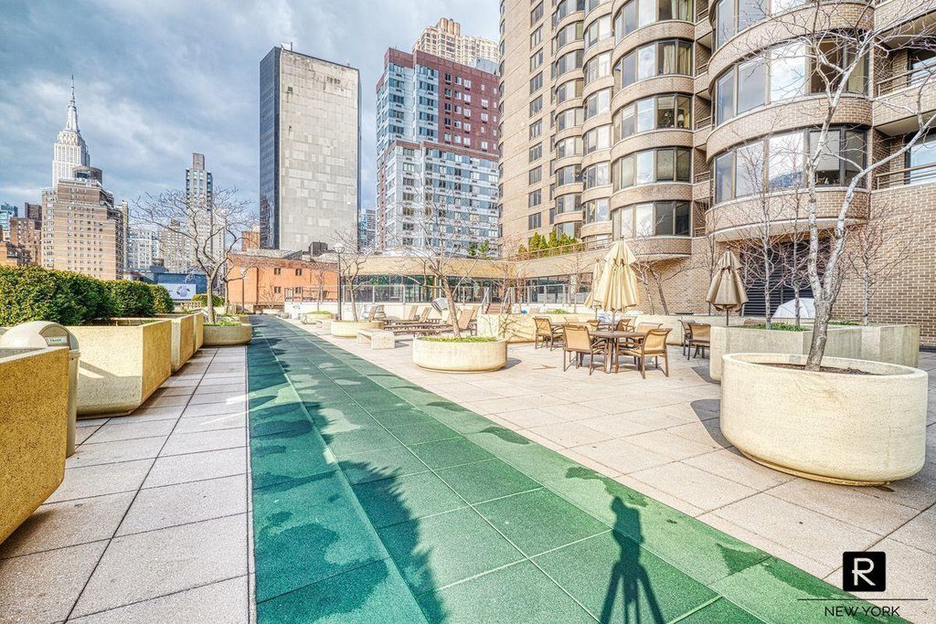 330 East 38th Street, Unit 12O photo 10