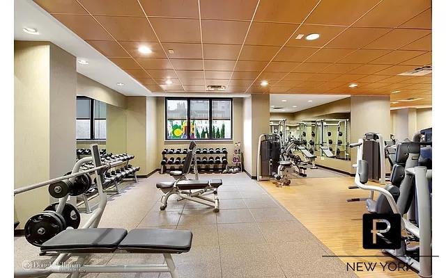 330 East 38th Street, Unit 12O photo 12