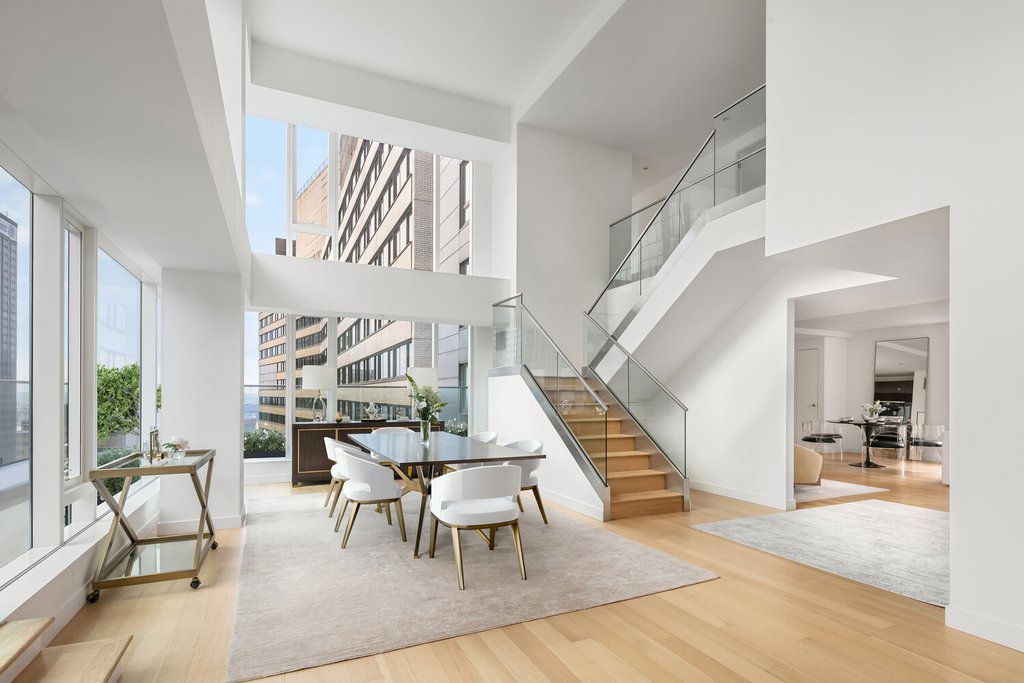 135 West 52nd Street, Unit PH5S