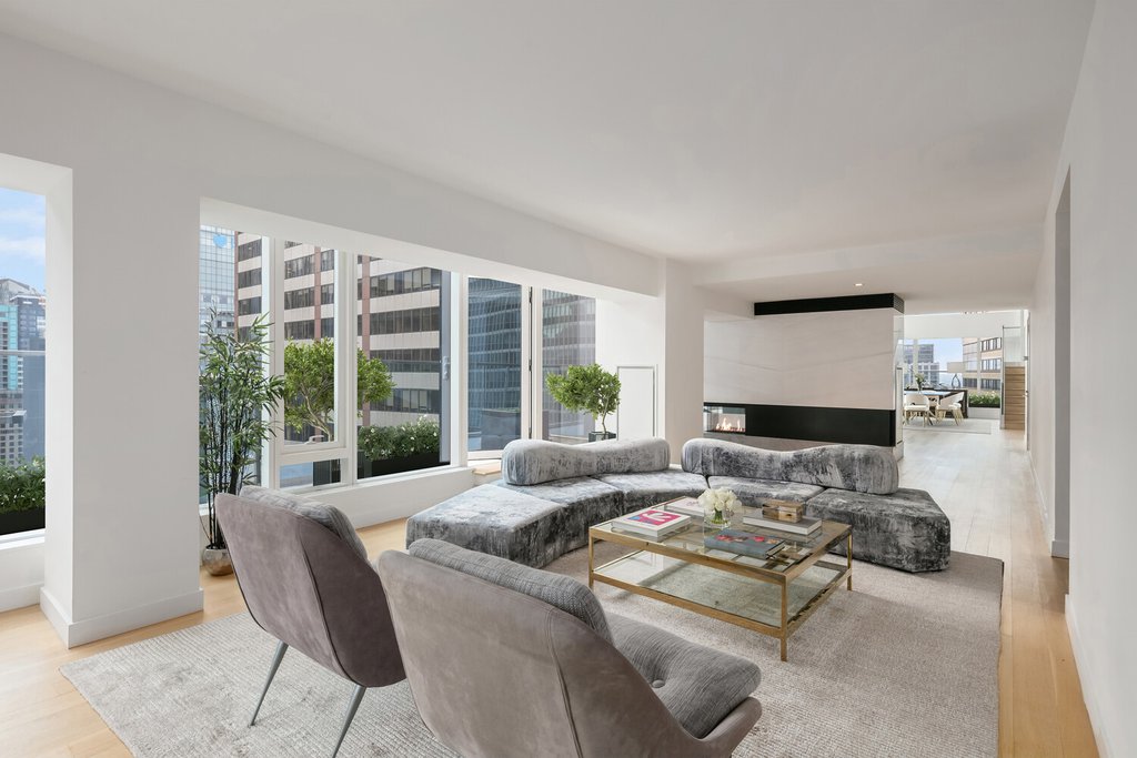 135 West 52nd Street, Unit PH5S photo 4