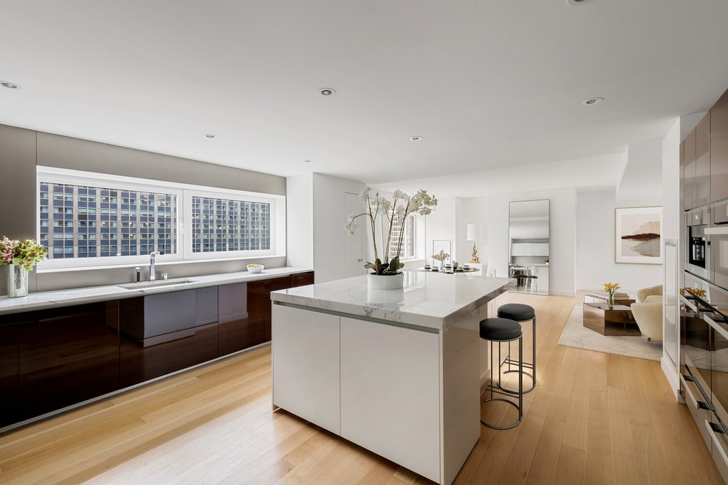 135 West 52nd Street, Unit PH5S photo 7