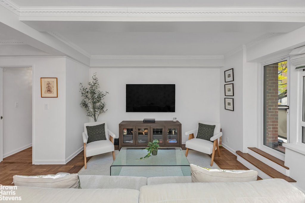 750 Park Avenue, Unit 3B photo 3