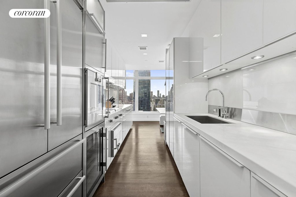 400 East 67th Street, Unit 27A photo 9