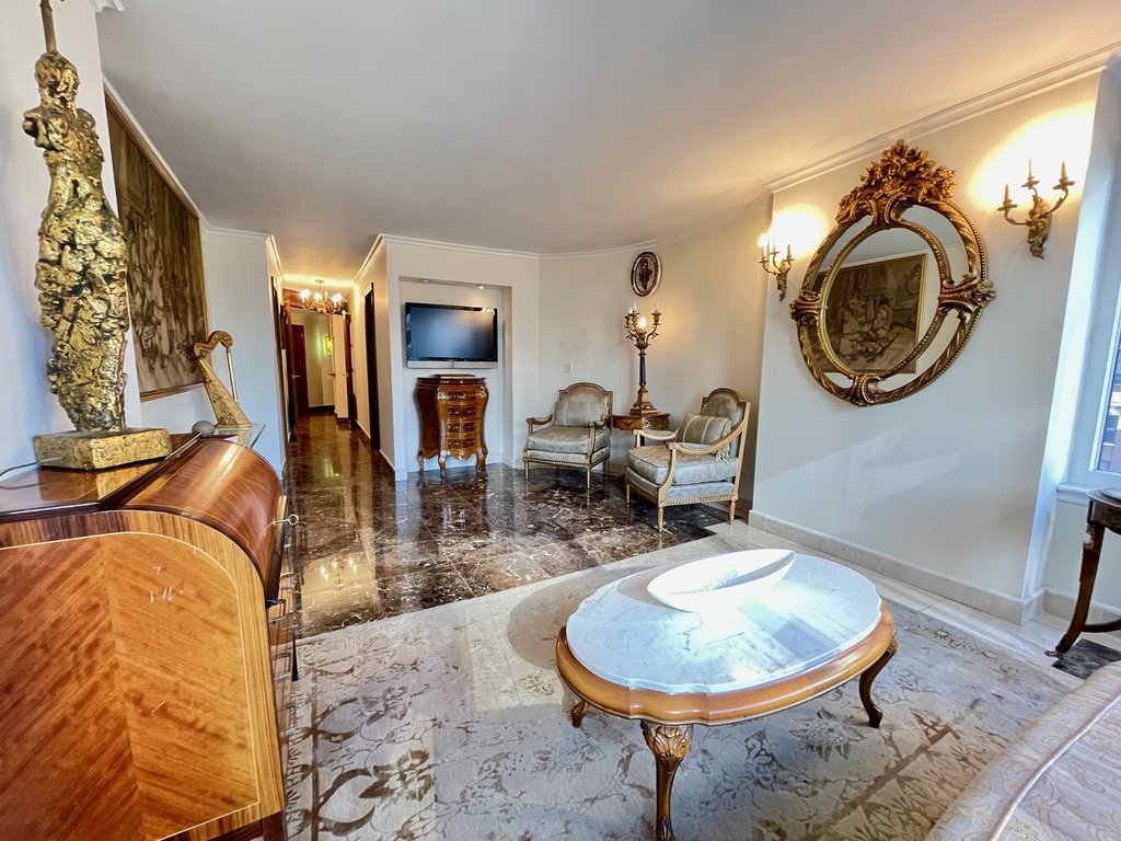 330 East 38th Street, Unit 5K photo 4