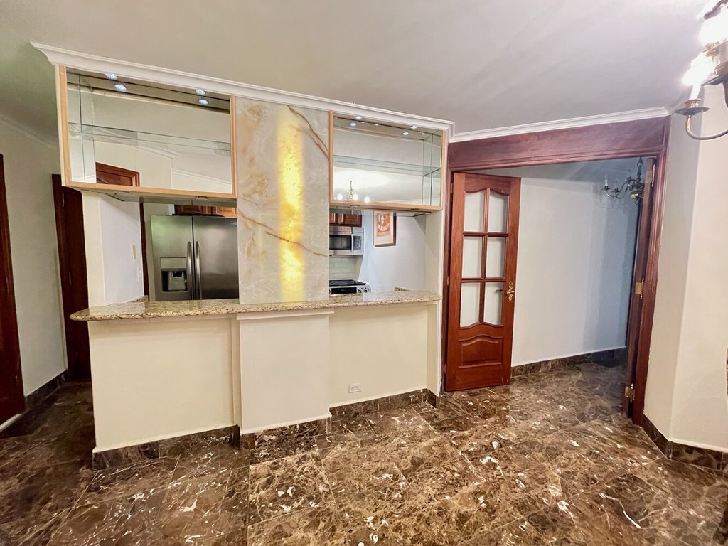 330 East 38th Street, Unit 5K photo 5