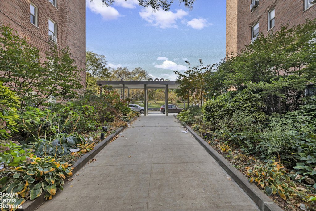 800 Grand concourse, Unit 6CS