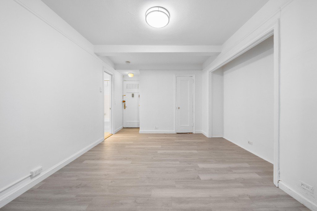 25 Tudor City Place, Unit 1810 photo 6