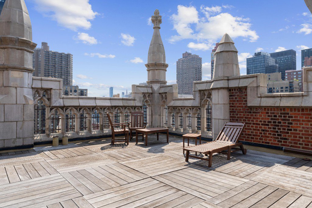 25 Tudor City Place, Unit 1810 photo 9
