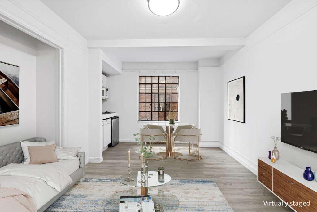 25 Tudor City Place, Unit 1810 photo 3