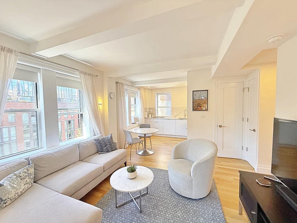 365 West 20th Street, Unit 6C