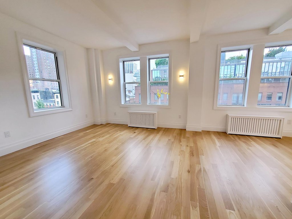 365 West 20th Street, Unit 6C photo 6