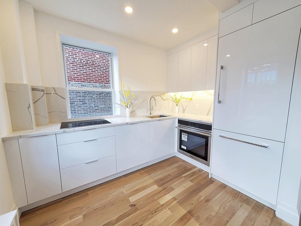 365 West 20th Street, Unit 6C photo 7