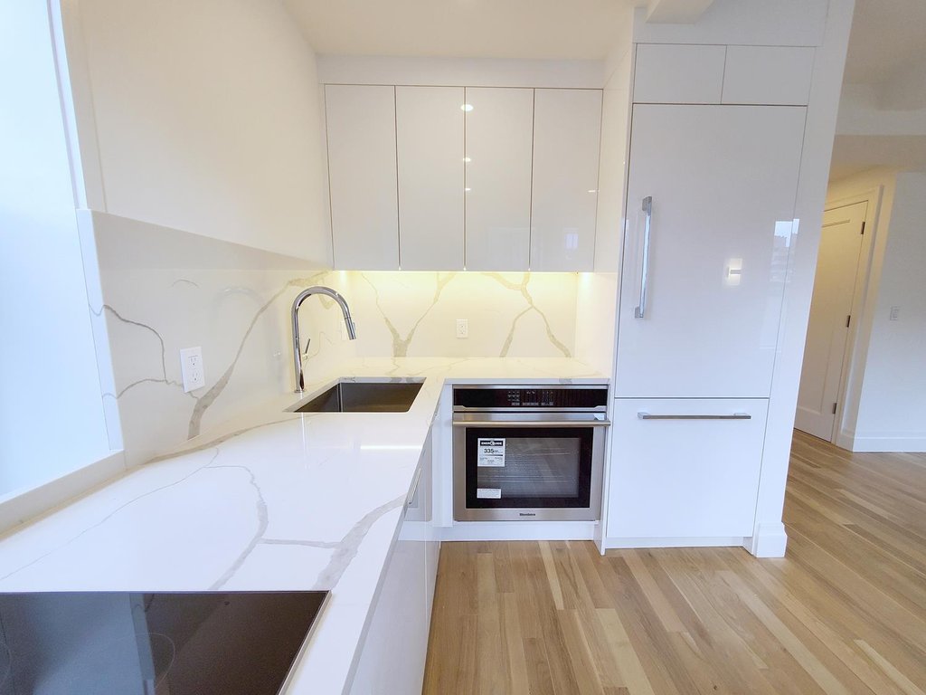 365 West 20th Street, Unit 6C photo 8