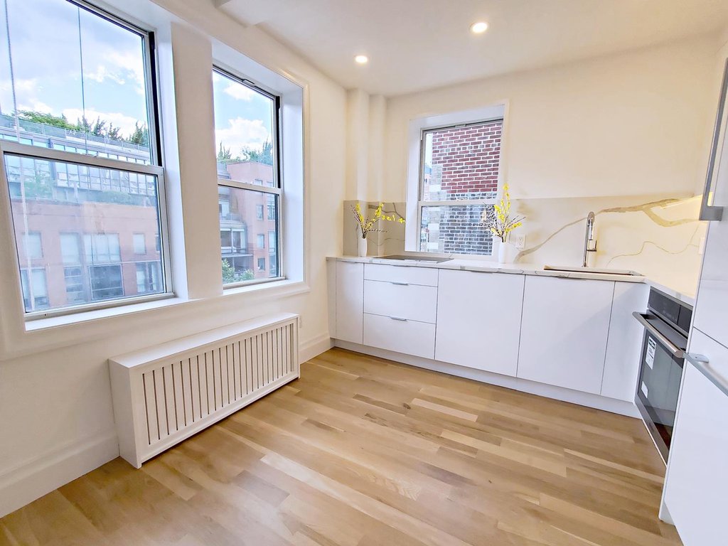 365 West 20th Street, Unit 6C photo 9