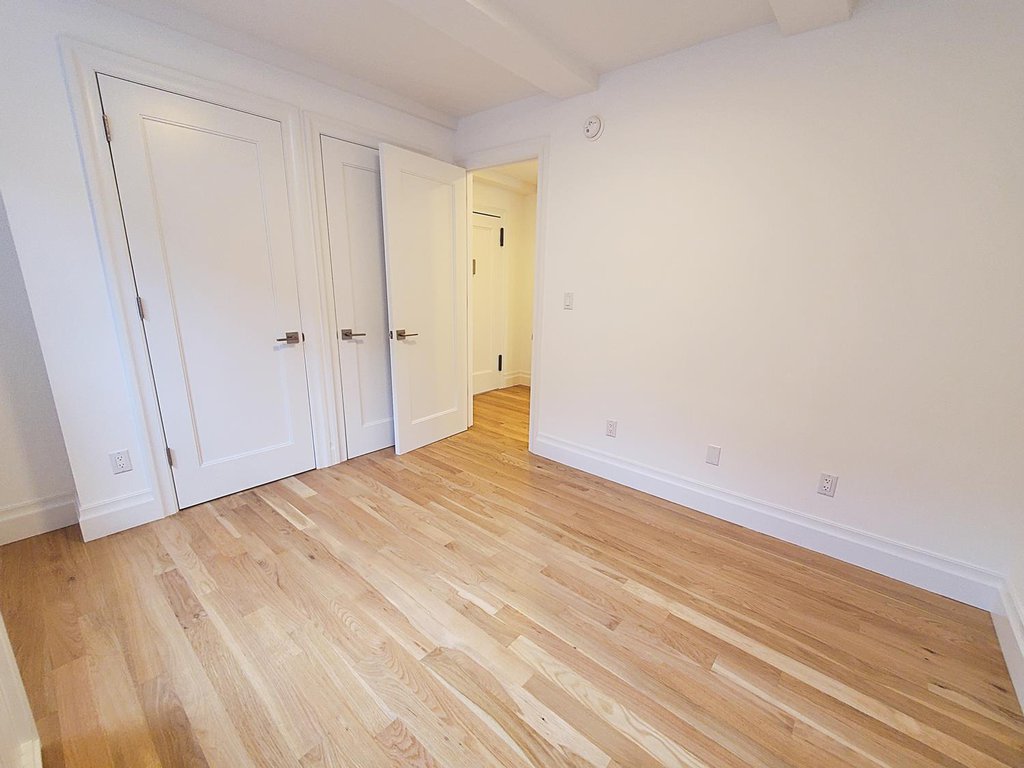 365 West 20th Street, Unit 6C photo 13